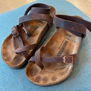 Birkenstock Yara oiled leather ankle strap in mocha excellent used condition!